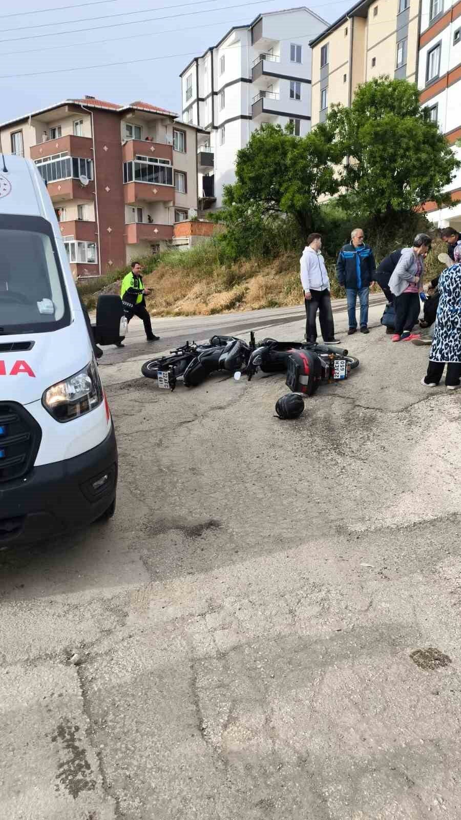 Edirne’nin Keşan ilçesinde meydana gelen kazada iki motosikletin kafa kafaya