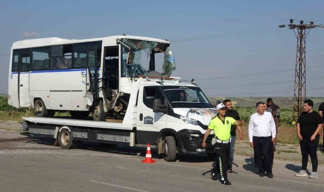 Kilis’te 3 aracın karıştığı zincirleme trafik kazasında 8 kişi yaralandı.