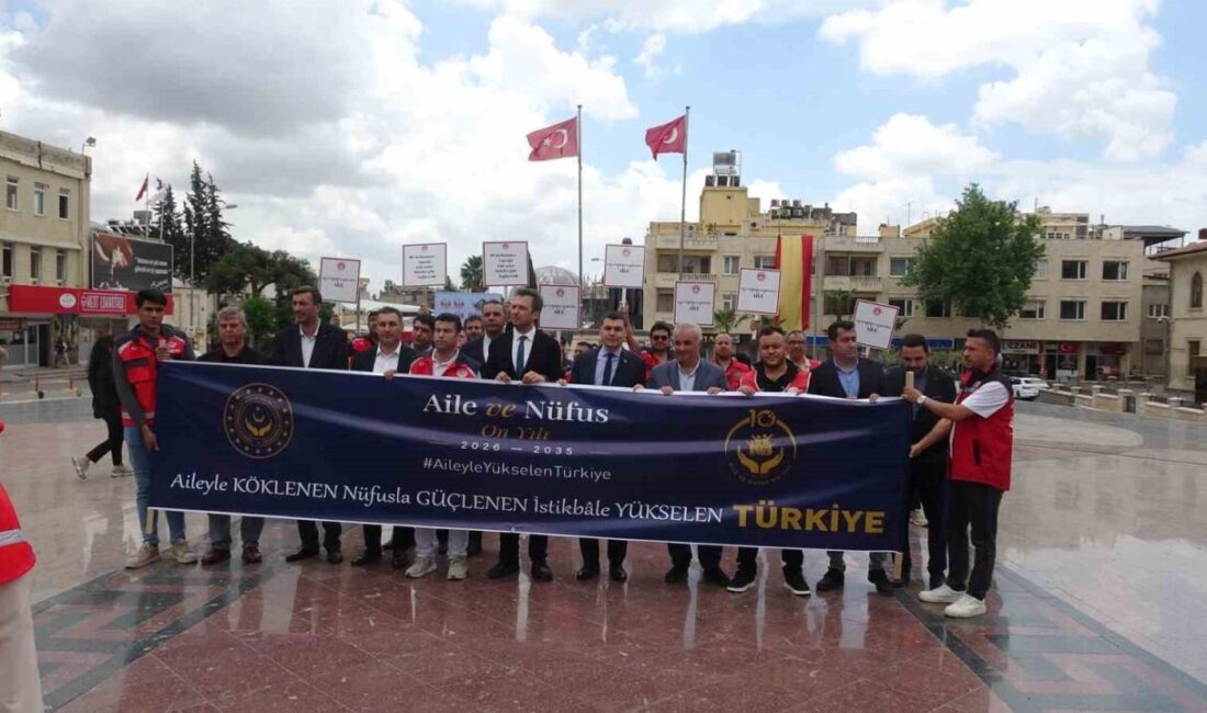 Kilis’te 15 Mayıs Aile Günü kapsamında vatandaşların katılımıyla yürüyüş etkinliği