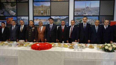 Kurban Bayramı dolayısıyla Kilis’te düzenlenen bayramlaşma programı Millet Bahçesi Kütüphanesi’nde