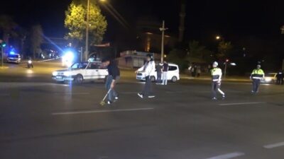 Kilis’te tır ile motosikletin çarpışması sonucu 2 kişi ağır yaralandı.