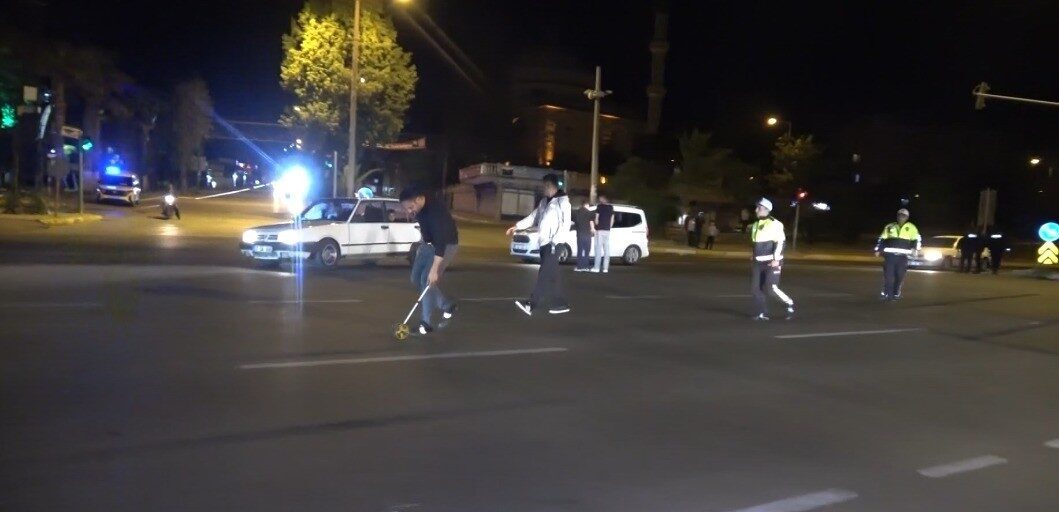 Kilis’te tır ile motosikletin çarpışması sonucu 2 kişi ağır yaralandı.