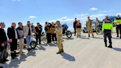 Kilis’te jandarma ekipleri tarafından motosiklet sürücülerine yönelik gerçekleştirilen eğitim ve