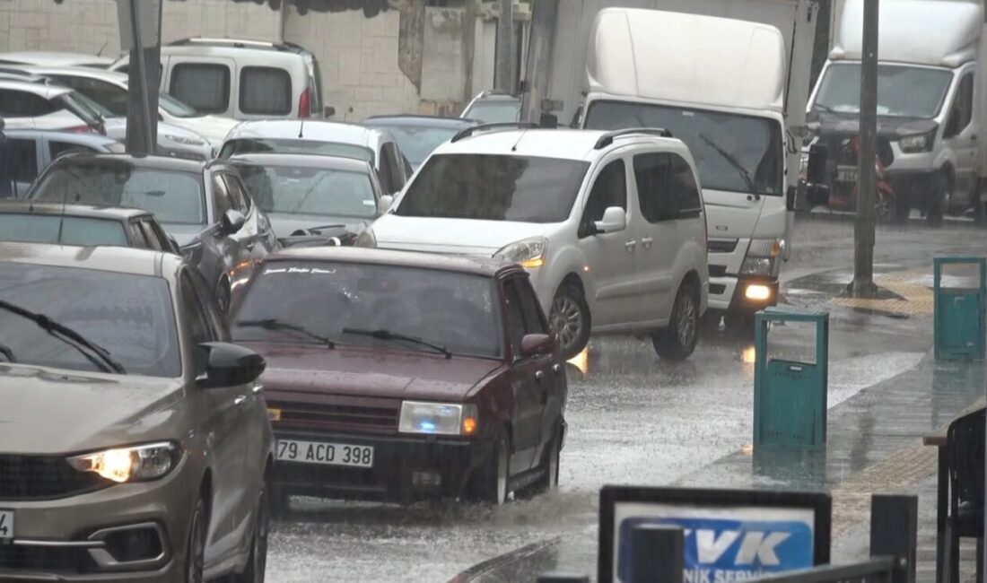 Kilis’te etkili olan sağanak ve sis nedeniyle görüş mesafesi düştü,
