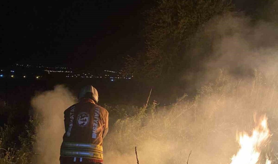 Hatay’ın Kırıkhan ilçesinde bahçede çıkan yangın, itfaiye ekiplerinin hızlı müdahalesiyle