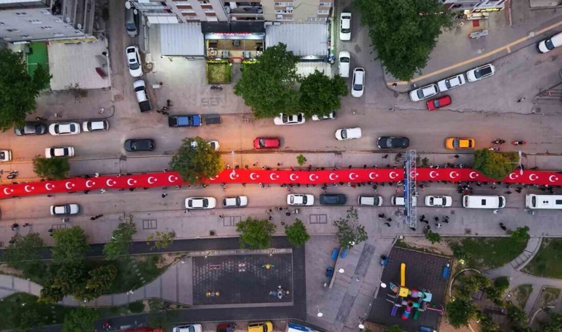 Kırıkkale’de 19 Mayıs coşkusu, metrelerce uzunluğundaki dev Türk bayrağıyla düzenlenen