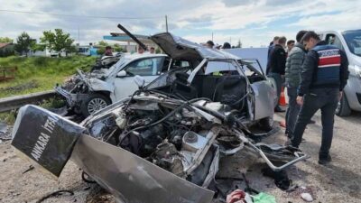 Kırıkkale’de iki Fiat marka otomobilin çarpıştığı kazada aynı aileden ölü