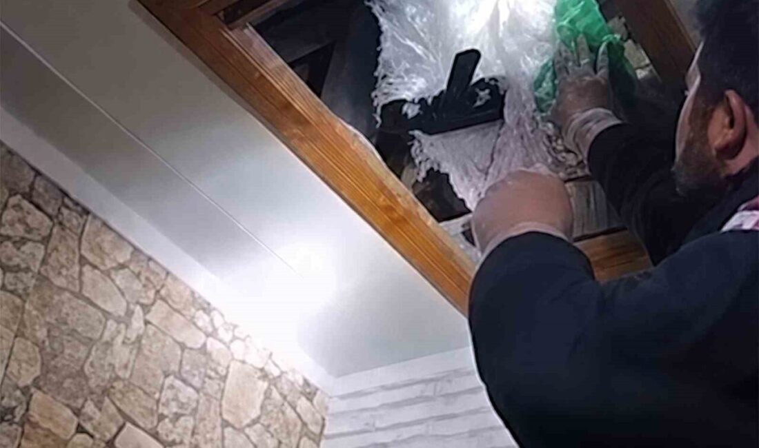 Kırıkkale’de polis ekiplerince düzenlenen operasyonda, evin çatı kısmında çuval içerisinde