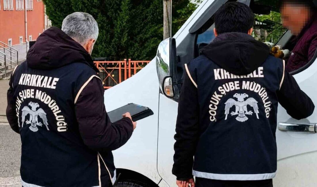 Kırıkkale’de polis ekipleri tarafından okul çevrelerinde gerçekleştirilen asayiş ve trafik