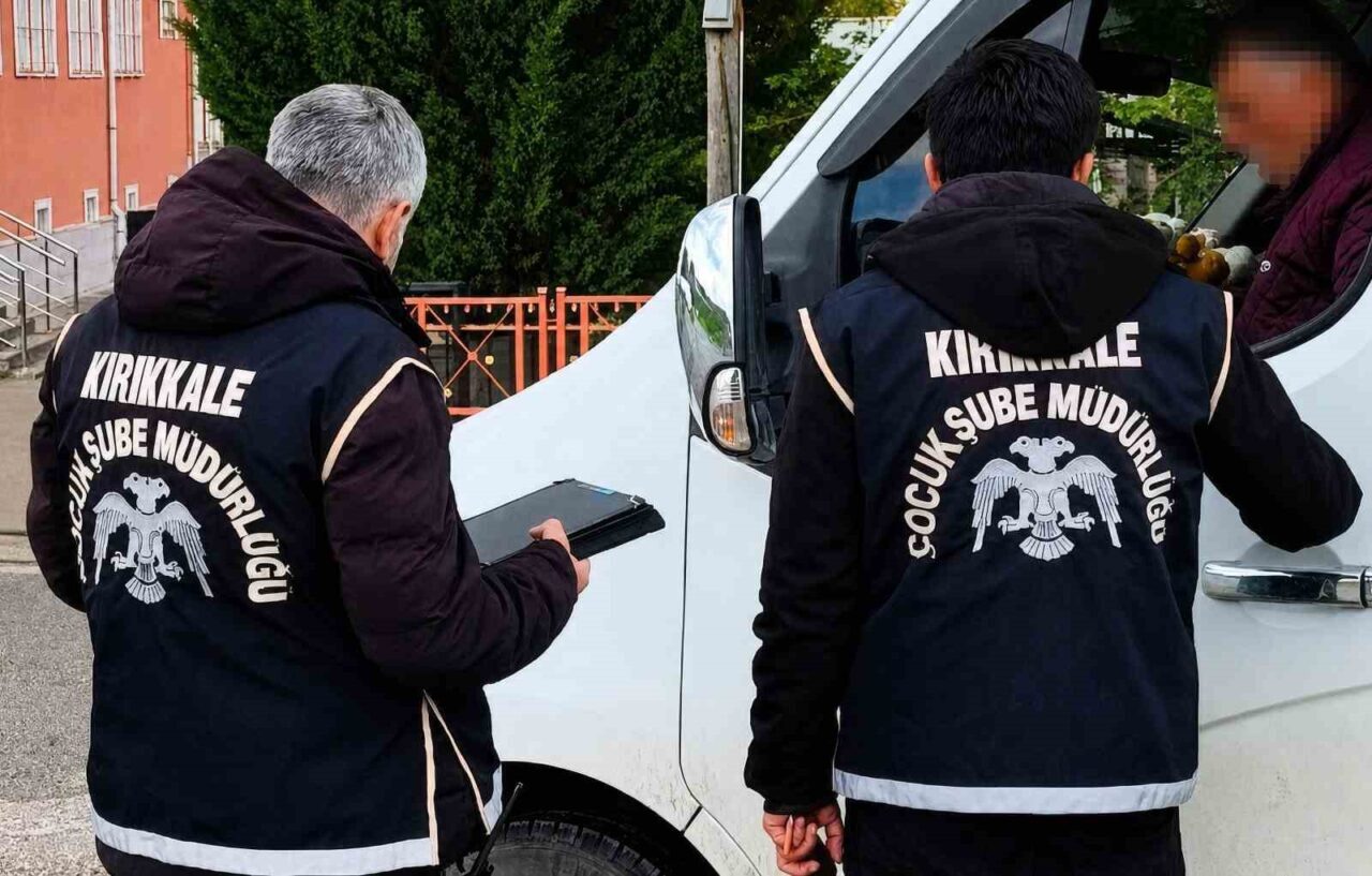 Kırıkkale’de polis ekipleri tarafından okul çevrelerinde gerçekleştirilen asayiş ve trafik