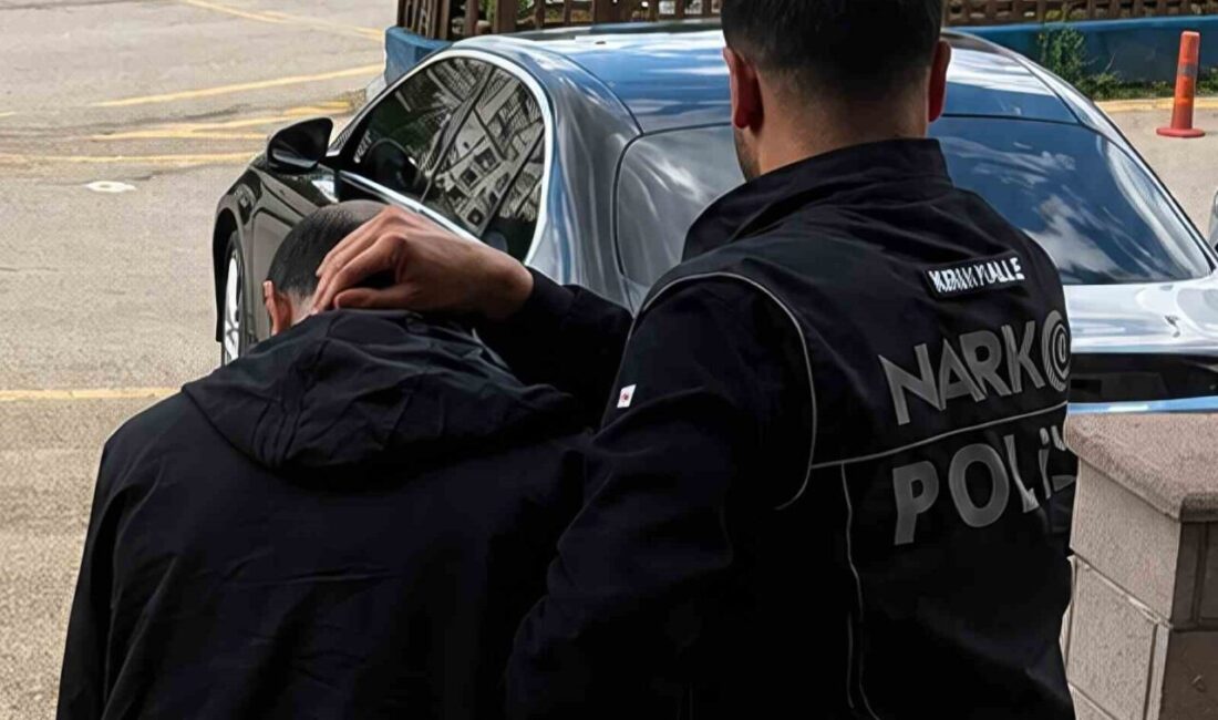 Kırıkkale’de polis ekiplerince düzenlenen uyuşturucu ve silah operasyonlarında uyuşturucu madde,