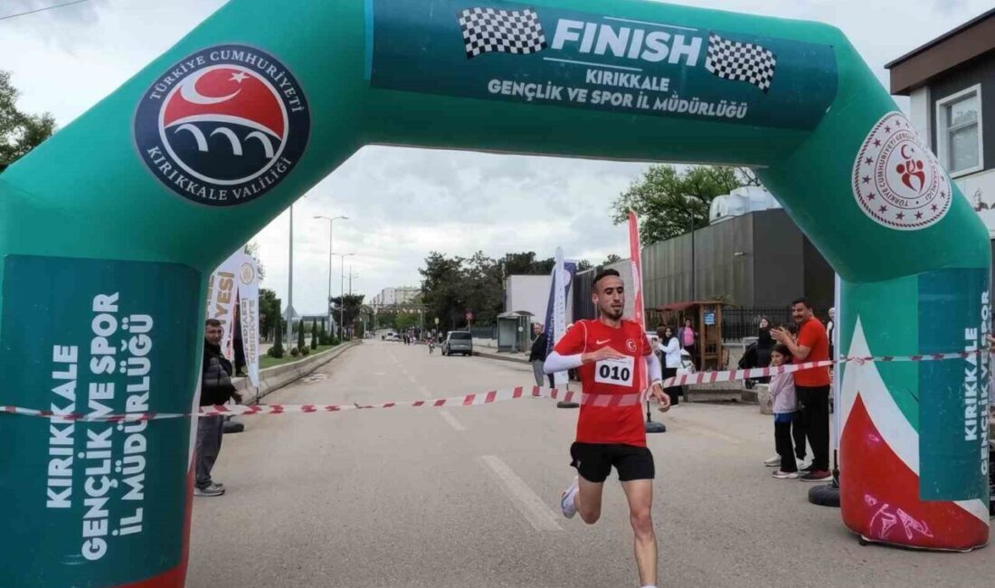 Kırıkkale’de vatandaşlar, Gençlik Haftası Halk Koşusu’nda 5 kilometrelik parkurda dereceye