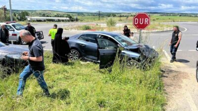 Kırklareli’nin Vize ilçesinde iki otomobilin çarpışması sonucu meydana gelen trafik