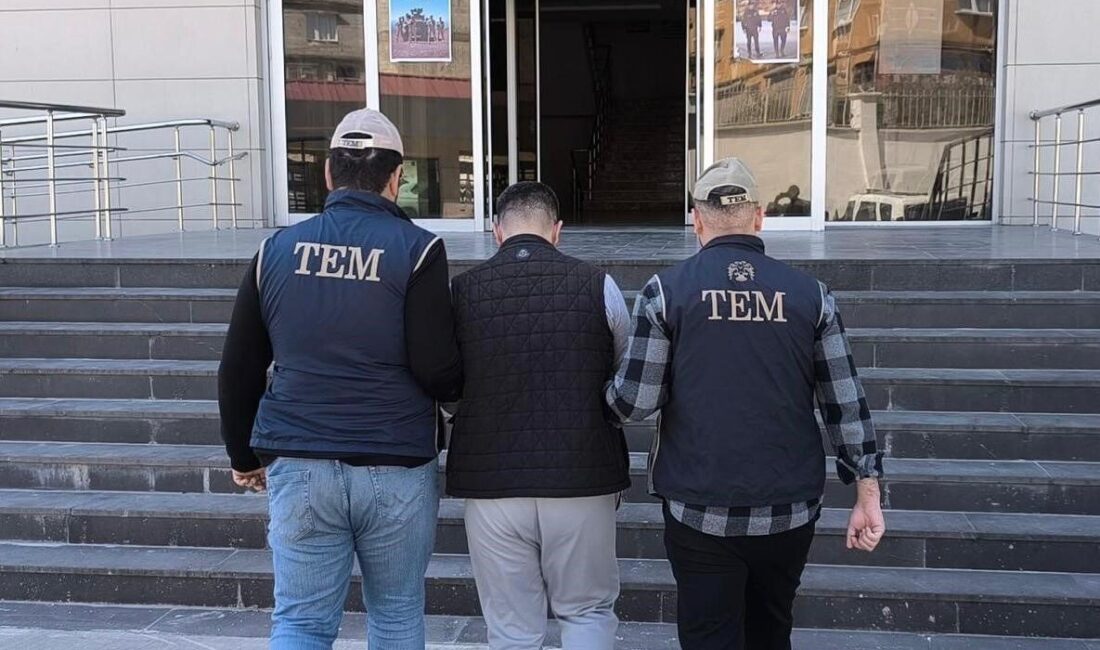 Gaziantep’te emniyet güçlerinin yaptığı operasyonda uluslararası seviyede kırmızı bültenle aranan