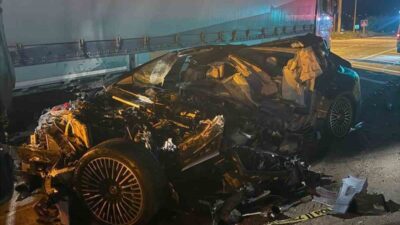 Giresun’un Tirebolu ilçesinde Karadeniz Sahil Yolu’nda meydana gelen trafik kazasında