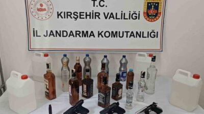 Kırşehir’de jandarma ekipleri tarafından yapılan çalışmalarda, 45 litre kaçak alkol
