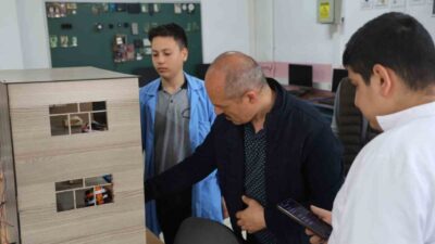 Kırşehir Endüstri ve Mesleki Teknik Anadolu Lisesi elektrik bölümü öğrencileri,