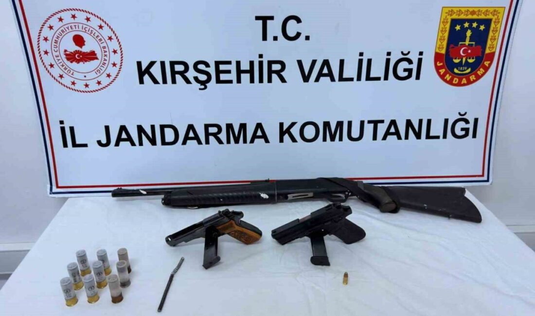 Kırşehir’in Kaman ilçesinde jandarma ekipleri tarafından yapılan çalışmalarda ruhsatsız silah