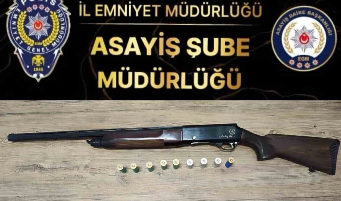 Adıyaman’da bir şahıs, üvey kız kardeşinin çalıştığı iş yeri önünde