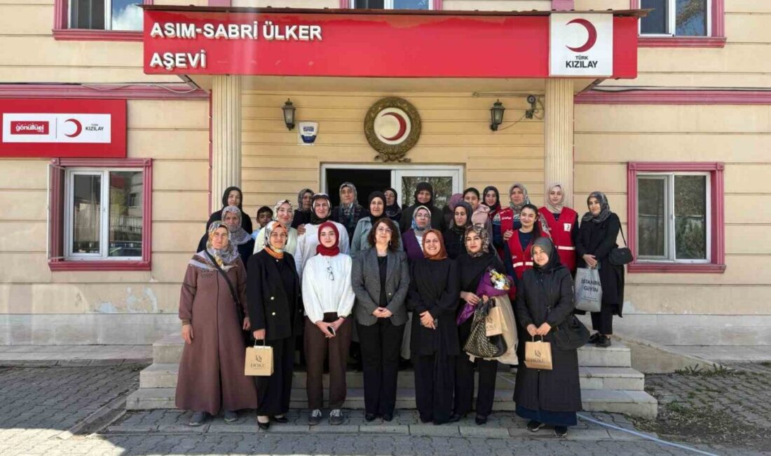 Türk Kızılayı Ağrı Kadın Kolları Gönüllüleri tarafından Anneler Günü kapsamında