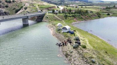 Kayseri’nin Felahiye ilçesinde bayramın ikinci günü viyadükten Kızılırmak’a düşen 29