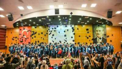 Karamanoğlu Mehmetbey Üniversitesi (KMÜ) Teknik Bilimler Meslek Yüksekokulu, düzenlenen mezuniyet