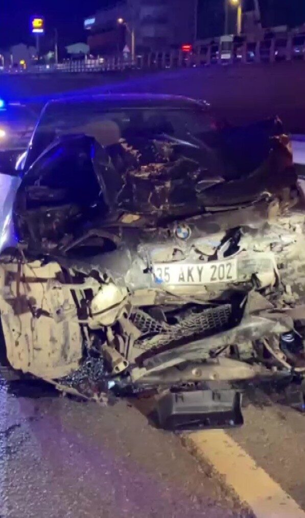 Kocaeli’de iki motosiklet, bir hafif ticari araç ve bir otomobilin
