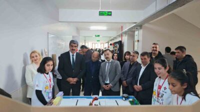 Erzurum’un Aşkale ilçesinde Koçak Ortaokulu öğrencileri tarafından hazırlanan projeler, TÜBİTAK