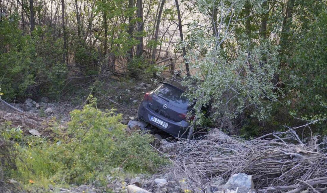 Gümüşhane’nin Torul ilçesinde kontrolden çıkan otomobilin yaklaşık 70 metre savrularak