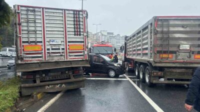 Zonguldak’ın Alaplı ilçesinde kontrolden çıkan tır, kırmızı ışıkta bekleyen 3