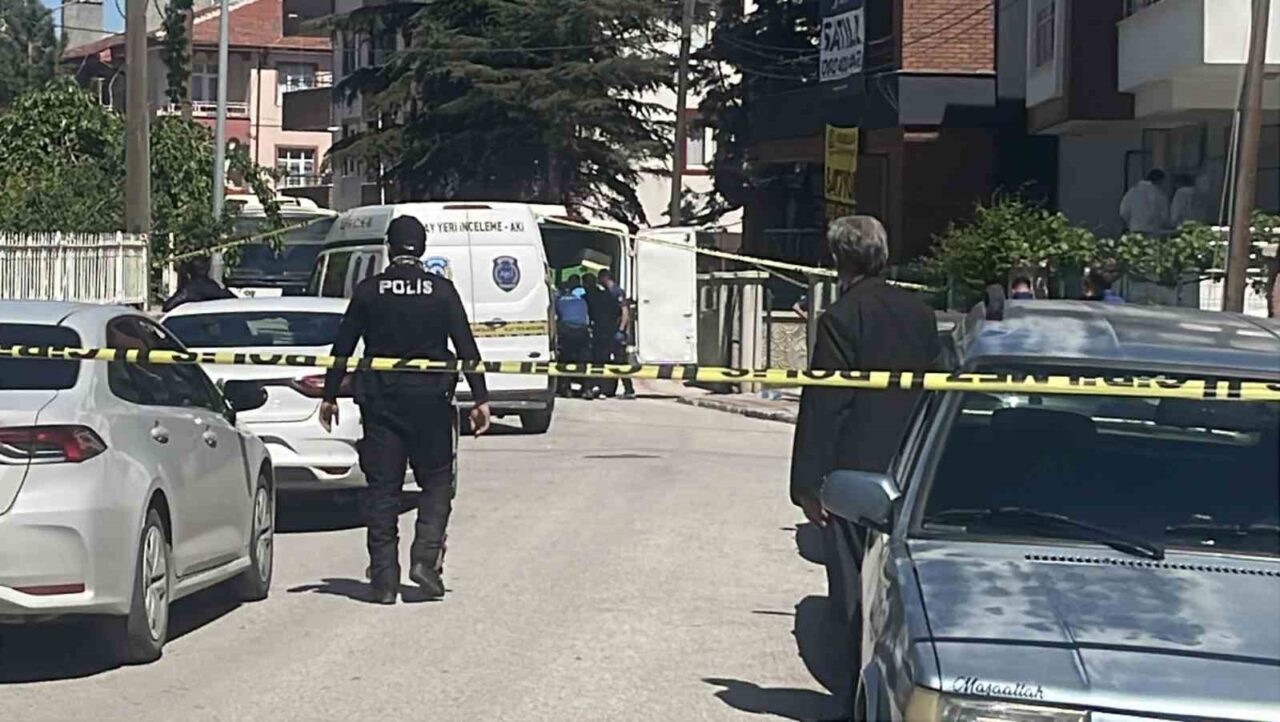 Konya’da çıkan tartışmada babası ve annesini bıçaklayarak öldüren 22 yaşındaki