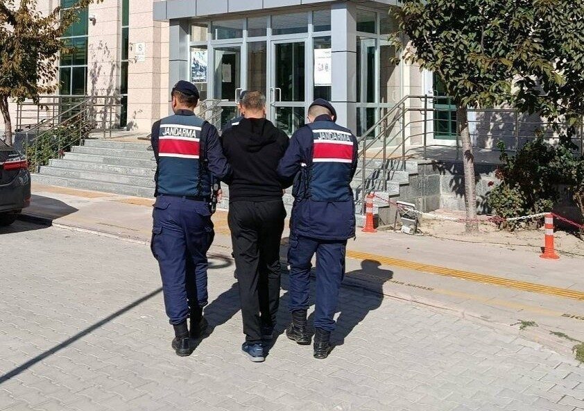 Konya’nın Çumra ilçesinde 1 kişiyi silahla vurarak öldüren 1 kişiyi