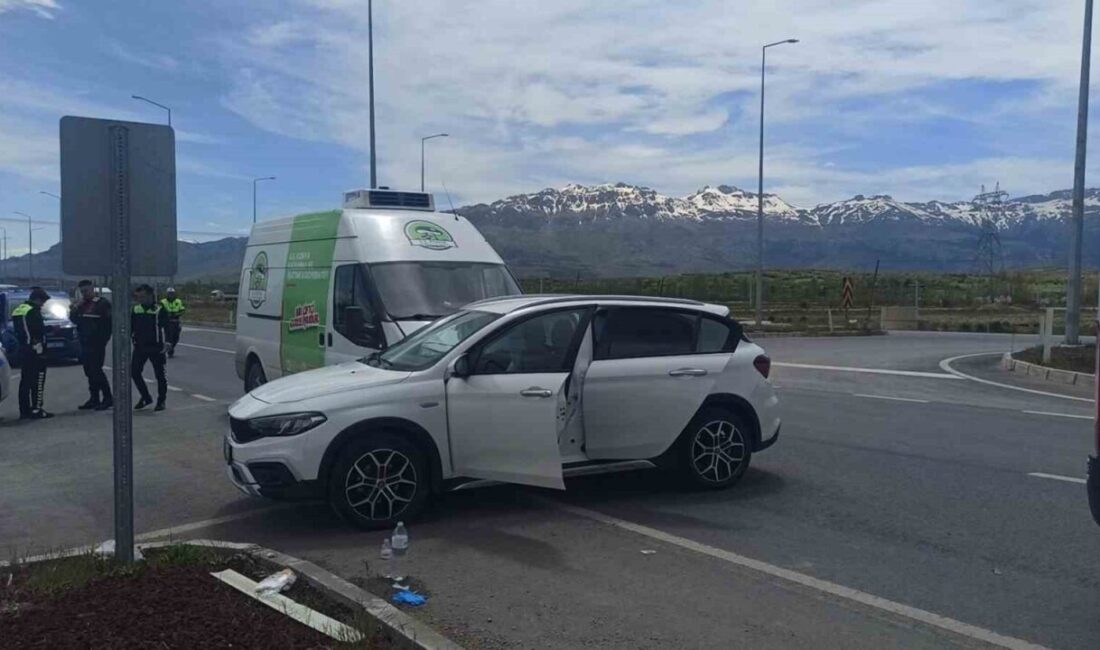 Konya’nın Seydişehir ilçesinde, kamyonet ile otomobilin çarpışması sonucu meydana gelen