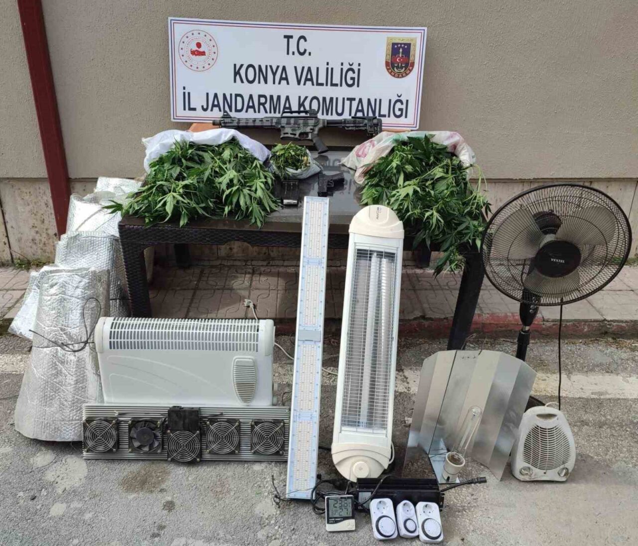 Konya’da nisan ayında düzenlenen uyuşturucu operasyonlarında gözaltına alınan 71 şüpheliden
