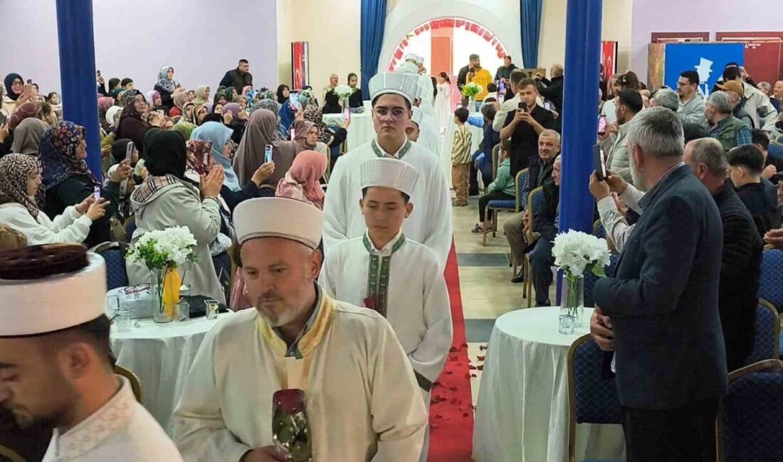 Mersin’in Anamur ilçesinde hafızlık eğitimini tamamlayan 15 öğrenci için düzenlenen