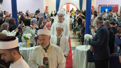 Mersin’in Anamur ilçesinde hafızlık eğitimini tamamlayan 15 öğrenci için düzenlenen