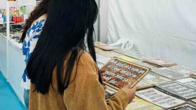 Bilecik’in Bozüyük ilçesinde koruma ve bakım altındaki çocuklar, düzenlenen kitap