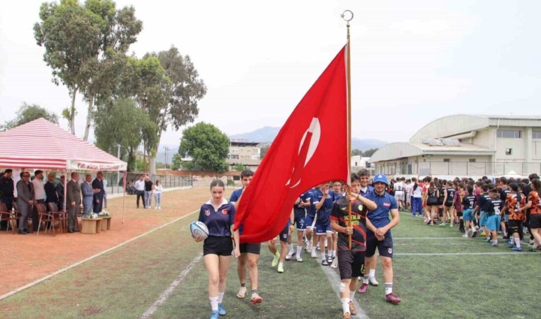 Aydın’ın Köşk ilçesinde düzenlenen Okul Sporları Ragbi Yıldızlar-Küçükler Grup Yarışmaları