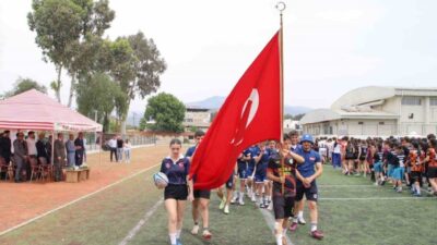 Aydın’ın Köşk ilçesinde düzenlenen Okul Sporları Ragbi Yıldızlar-Küçükler Grup Yarışmaları