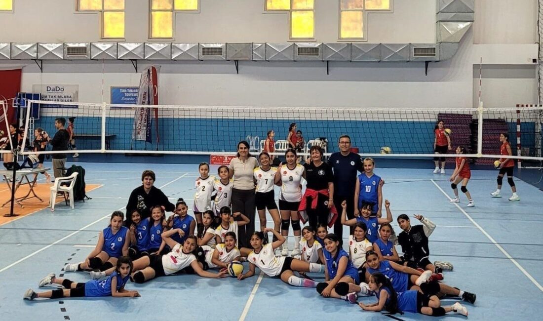 Muğla’nın Köyceğiz ilçesinde sahada parlayan minik voleybolcular çeyrek final sevinci