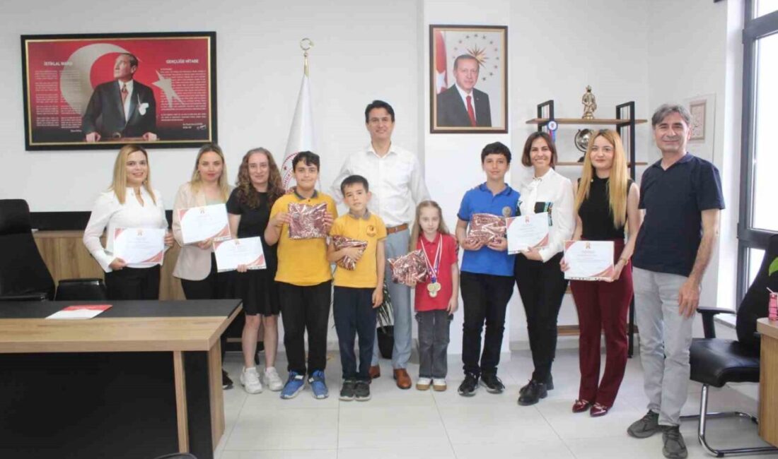 Muğla’nın Köyceğiz ilçesinde 8. Türkiye Akıl ve Zeka Oyunları Turnuvasında