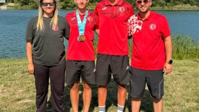 Muğla’nın Köyceğiz ilçesinde kano sporuyla uğraşan iki sporcu Bratislava’da üstün