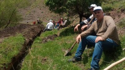 Bitlis’in Ahlat ilçesine bağlı Uludere köyünde vatandaşlar, yaz aylarında bahçe