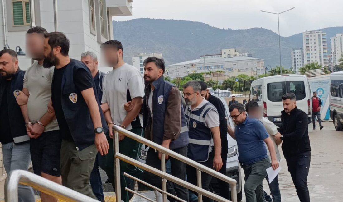 Adana’nın Kozan ilçesinde alkol aldığı sırada arkadaşı tarafından tabancayla vurulan