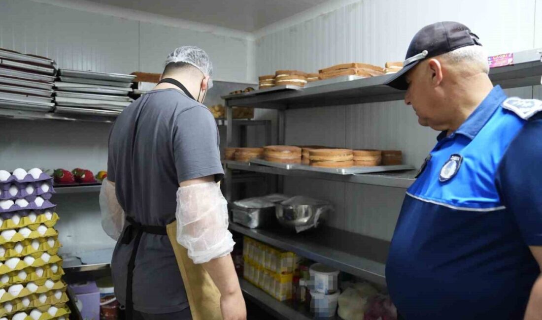 Adana’nın Kozan ilçesinde Kurban Bayramı öncesi zabıta ekipleri ilçede denetim