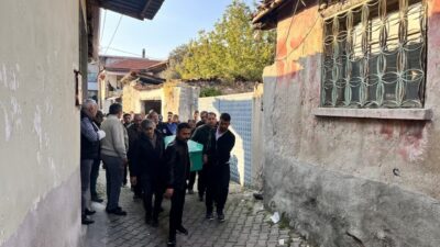 Manisa’nın Kula ilçesinde 48 yaşındaki bir kişi evinde ölü bulundu.
