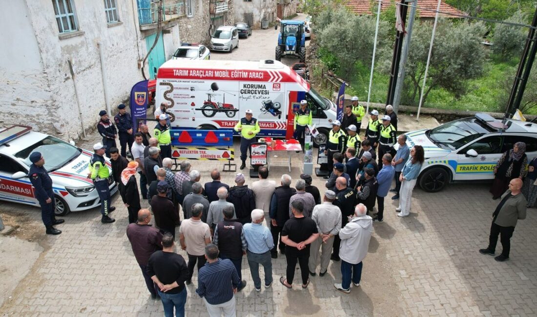 Manisa’nın Kula ilçesinde Trafik Haftası Etkinlikleri kapsamında, Kula ilçesine bağlı