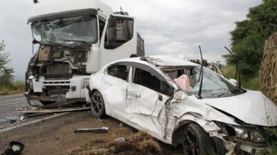 Manisa’nın Kula ilçesinde 1 tır, 1 traktör ve 3 otomobilin
