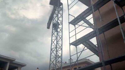 Adıyaman’ın Gölbaşı ilçesinde, çalıştıkları inşaatta bir süredir maaşlarını alamadıklarını iddia