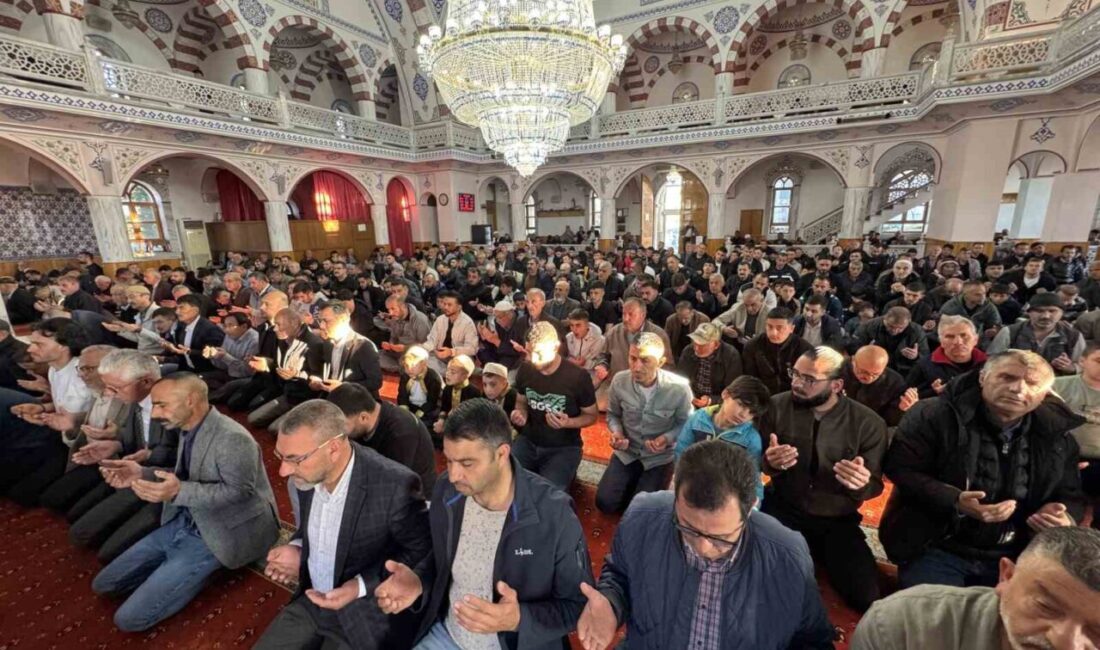 Konya’nın Kulu ilçesinde bayram namazında camiler doldu. Kulu’da Kurban Bayramı